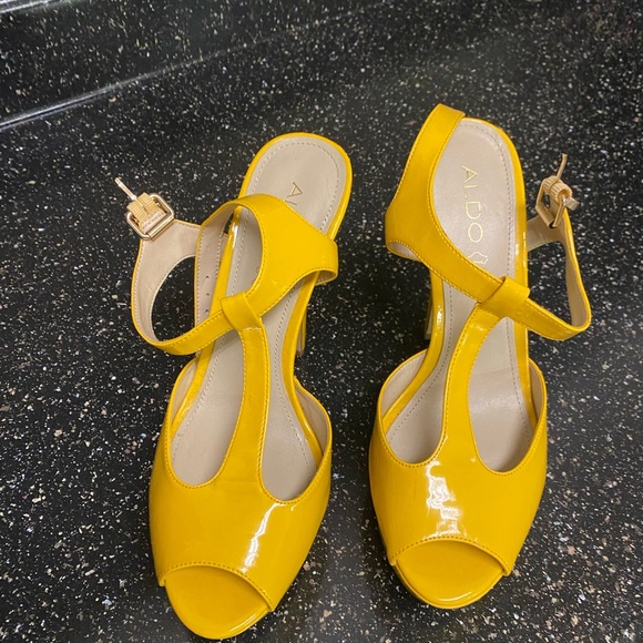 Shoes - Picture 10 of 12